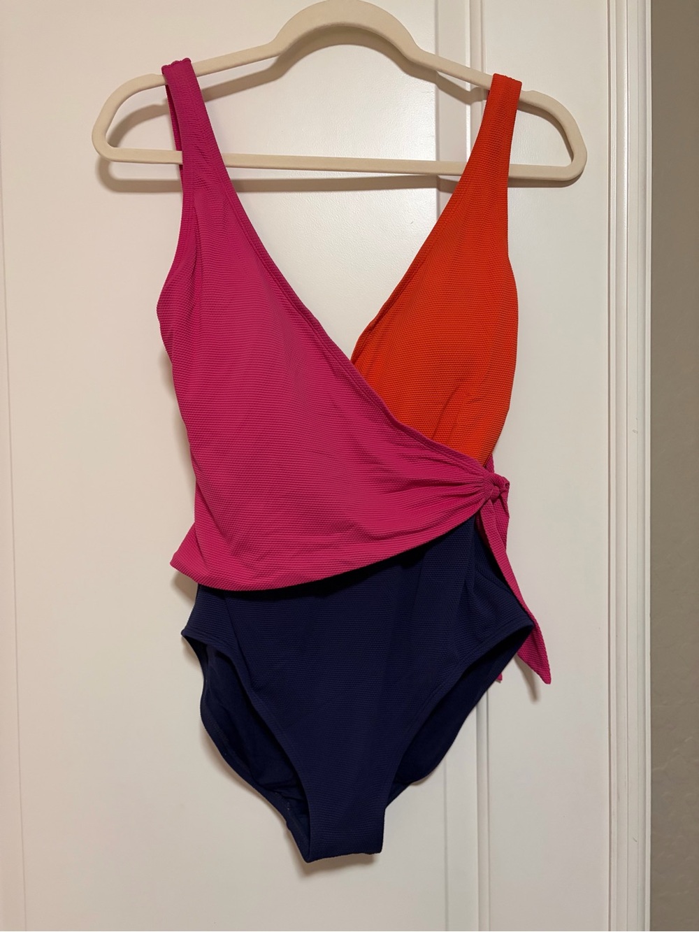 🌴☀️🌊Tommy Bahama Color block One-Piece Swimsuit Wrap Side Tie☀️🌴🌸 - Picture 2 of 12